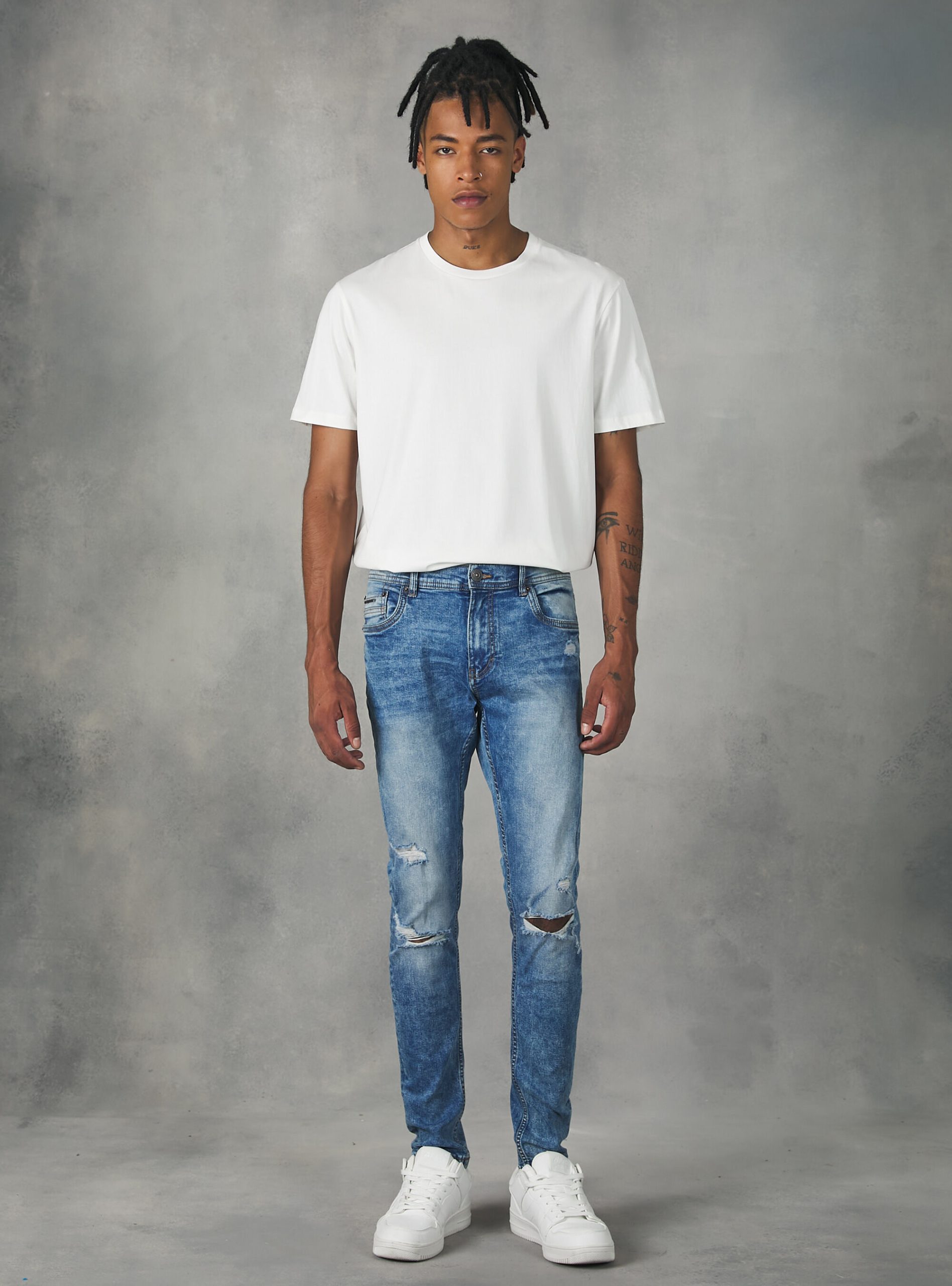D005 Light Blue Super Skinny Jeans With Breaks In Stretch Denim Männer Marktforschung Jeans Alcott – 1