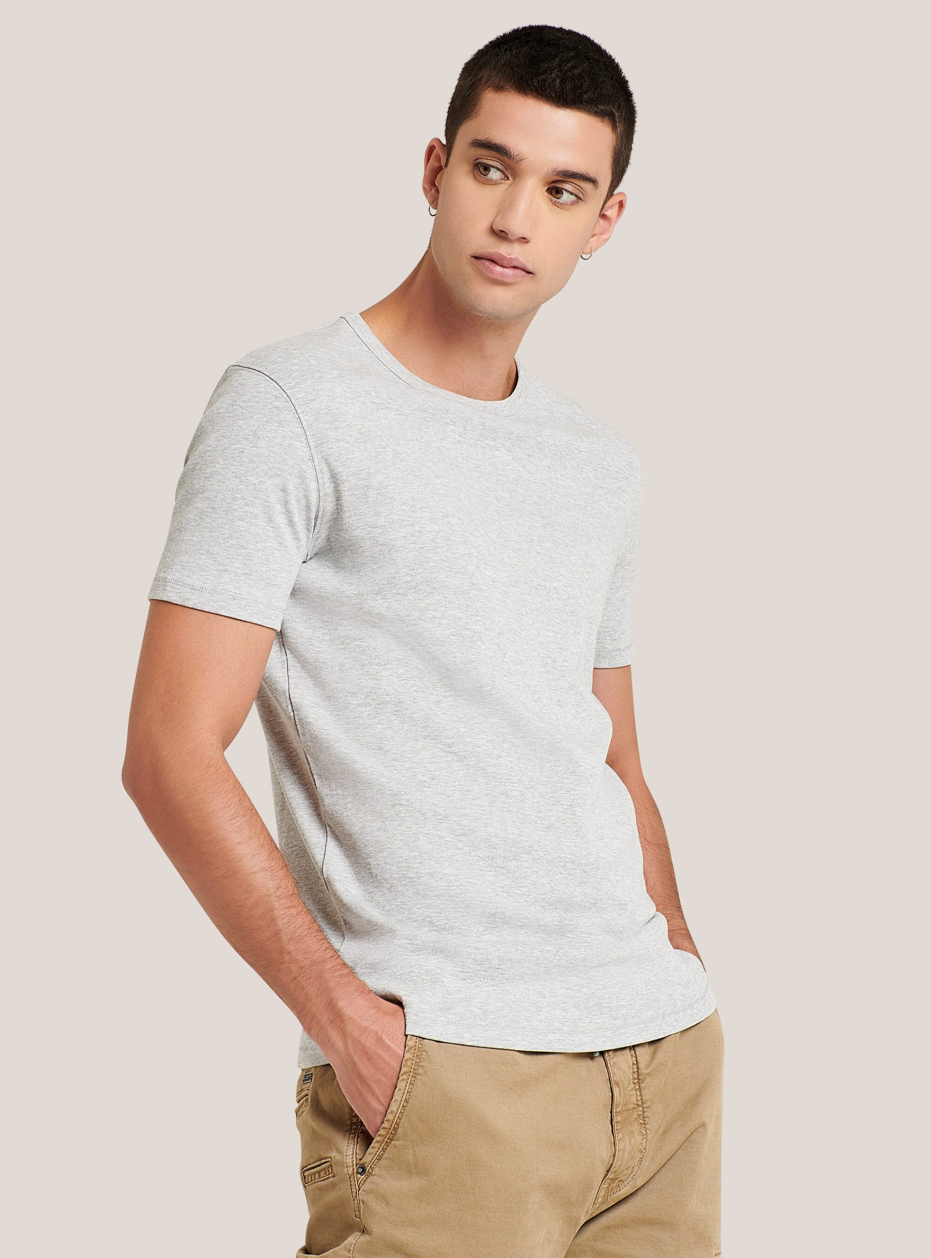 Einfarbiges Basic-T-Shirt Mit Rundhalsausschnitt Alcott T-Shirts C143 Light Grey M Männer Popularität – 1