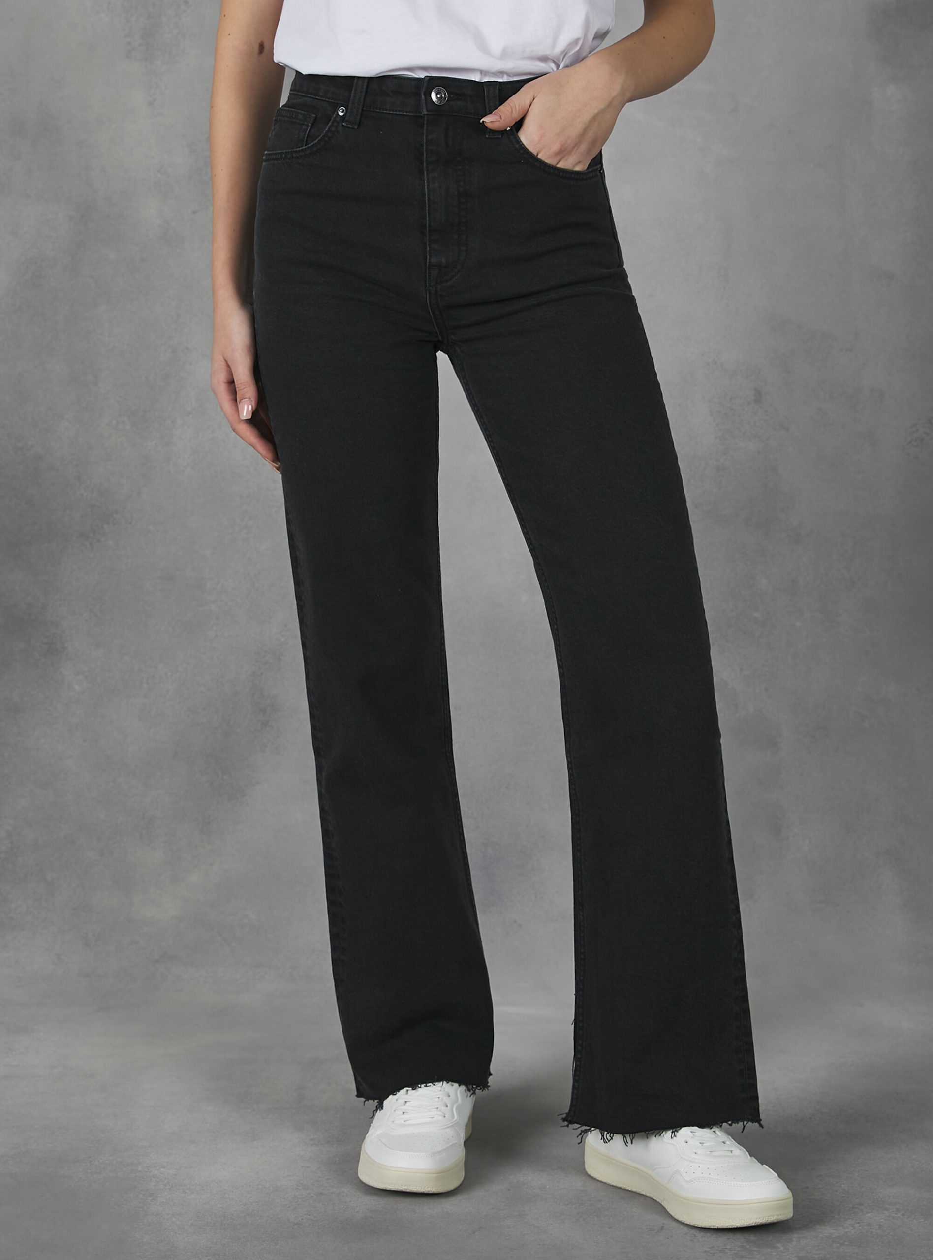 Entwicklung Alcott Jeans Frauen D000 Black Straight Fit Jeans With Split In Stretch Denim – 2