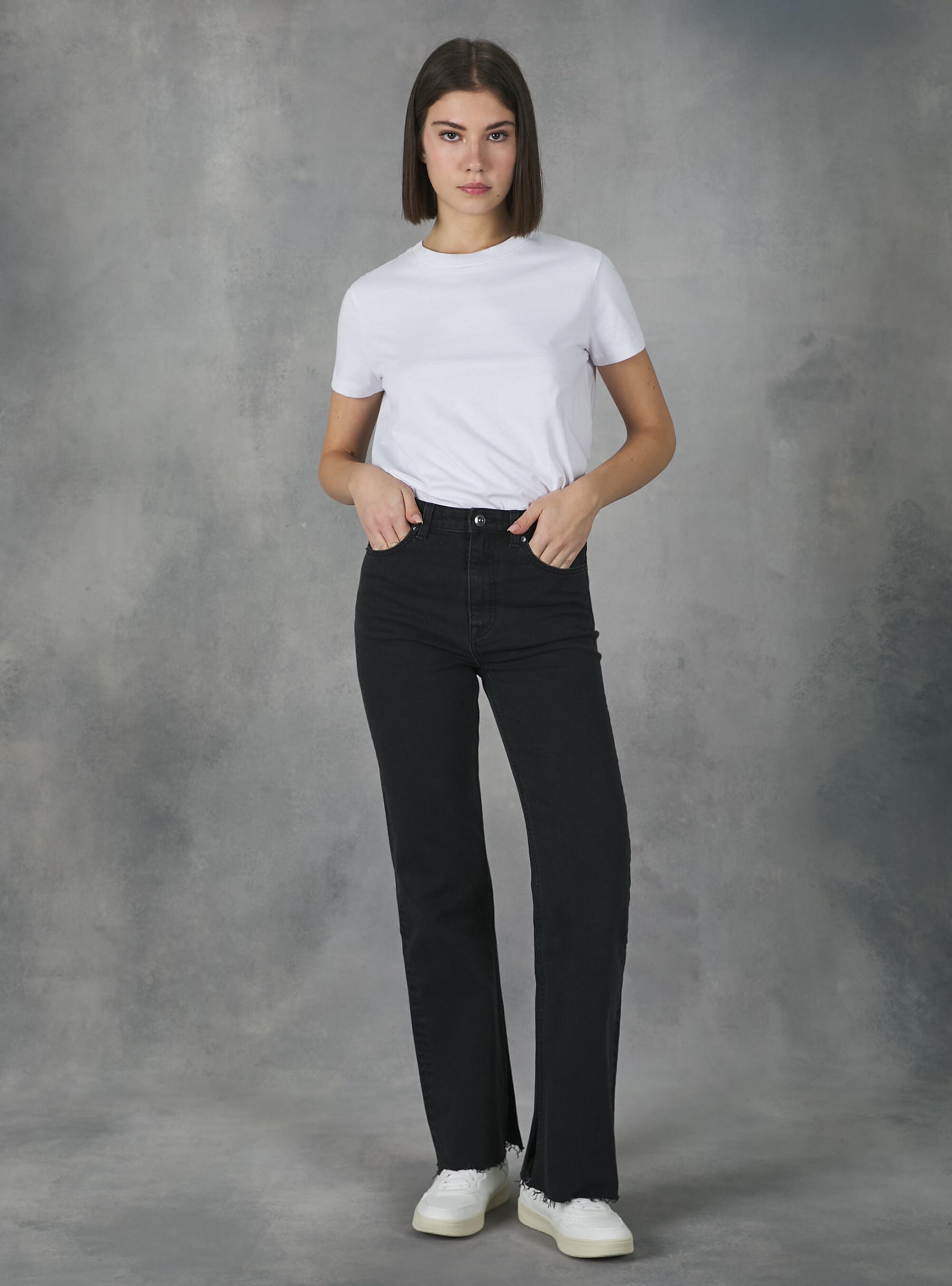 Entwicklung Alcott Jeans Frauen D000 Black Straight Fit Jeans With Split In Stretch Denim – 1