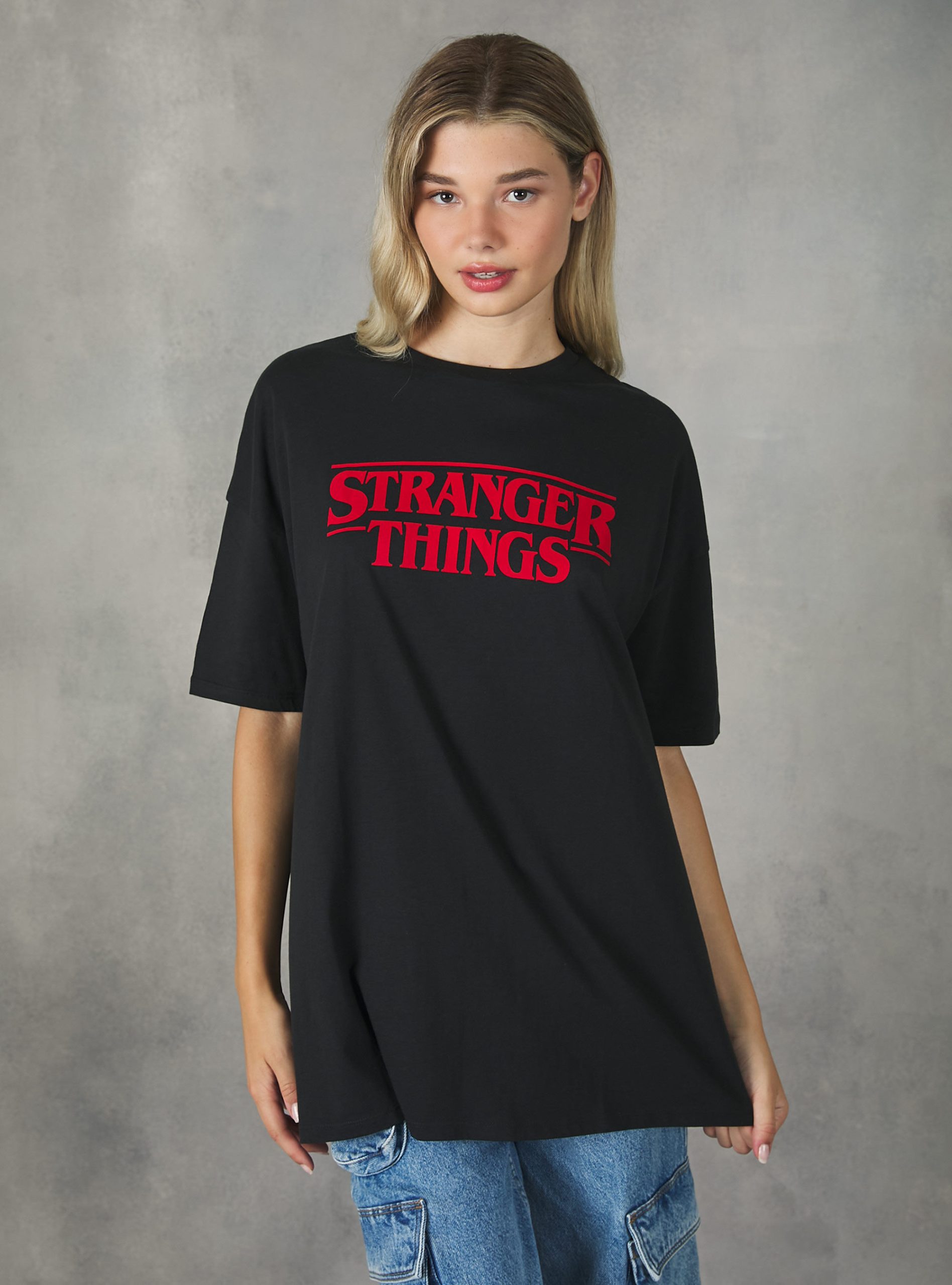 Frauen Bk1 Black Stranger Things / Alcott Oversized T-Shirt Kaufen T-Shirt – 2